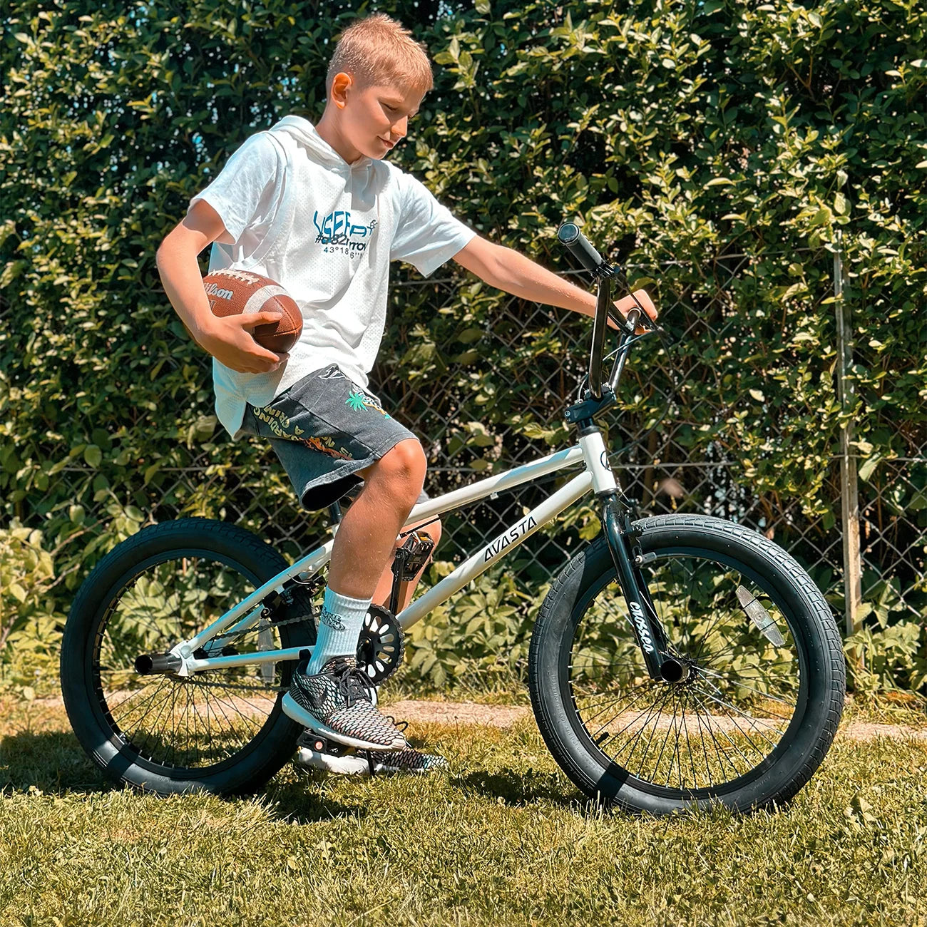Cubsala 20 in Kids BMX Bike Freestylefor Age 6 - 14 Years Old Boys Girls with 4 Pegs, Black with Red Tires - Product image 4